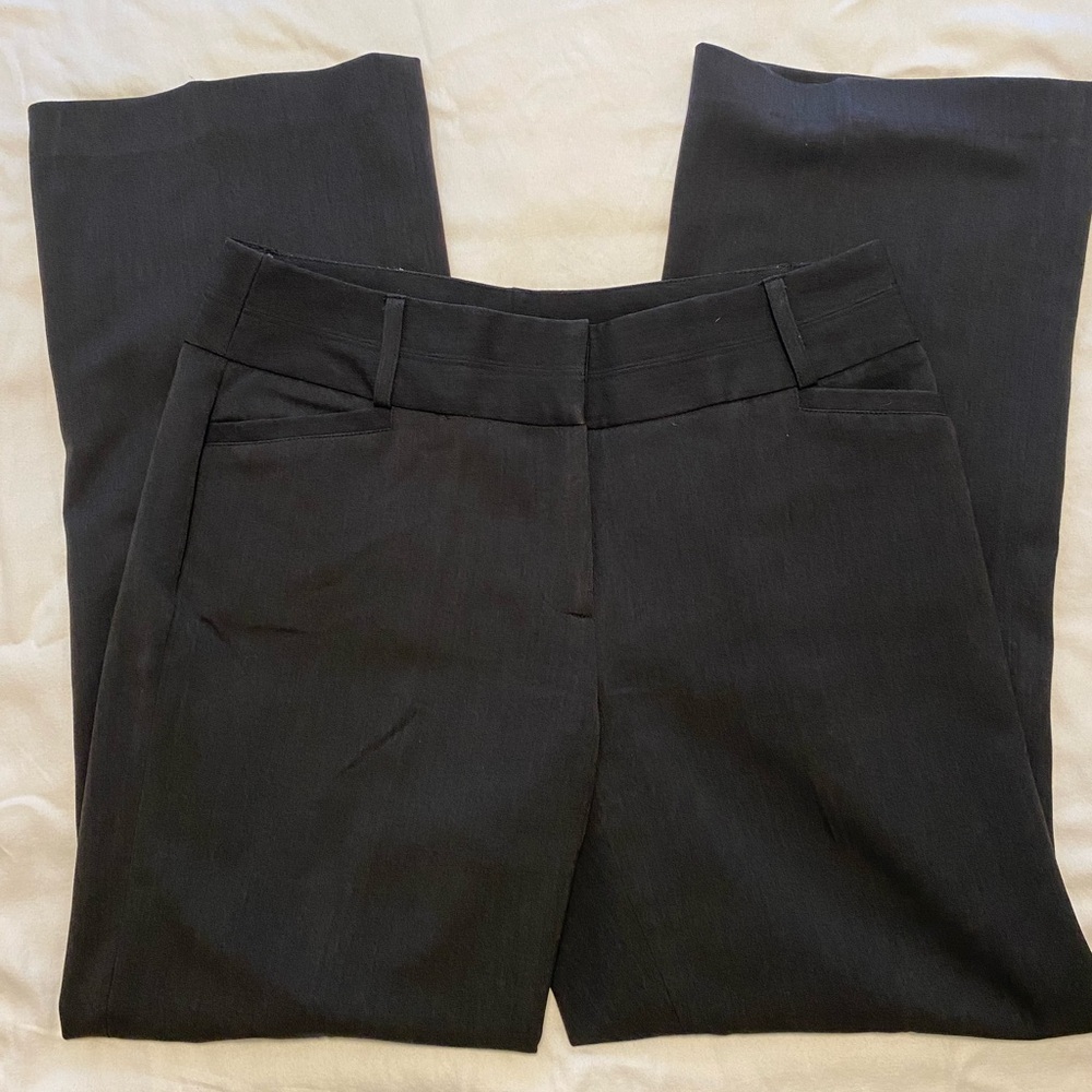 Atelier Luxe Boutique dress pants with front and back pockets.
